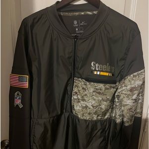 Pittsburgh Steelers ‘Salute to Service’ pullover.